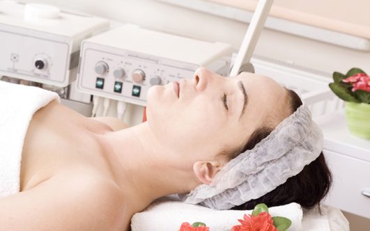Combatir el envejecimiento: crío estética facial